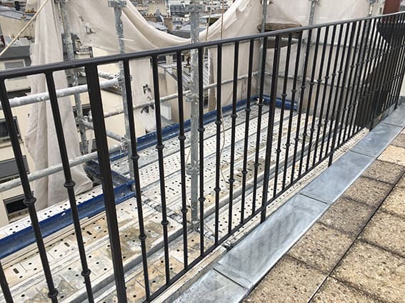 Balustrade, udsmykket gelænder i støbejern - Thumbnail 2