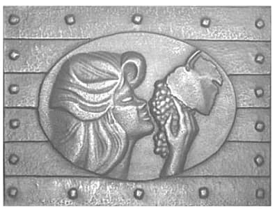 Klynge ved medaljonen